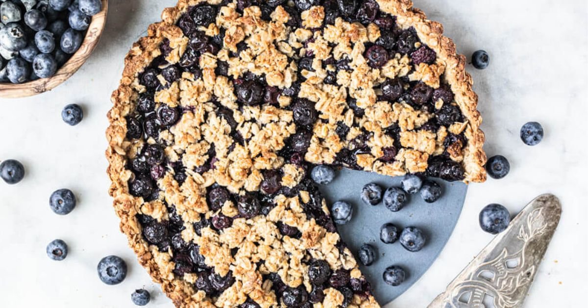 The Best Blueberry Crumble Pie Recipe For Berry Lovers!